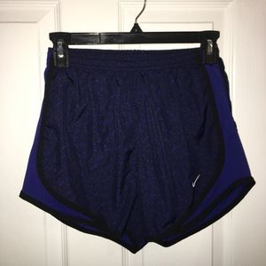 NIKE RUNNING SHORTS SIZE EXTRA SMALL